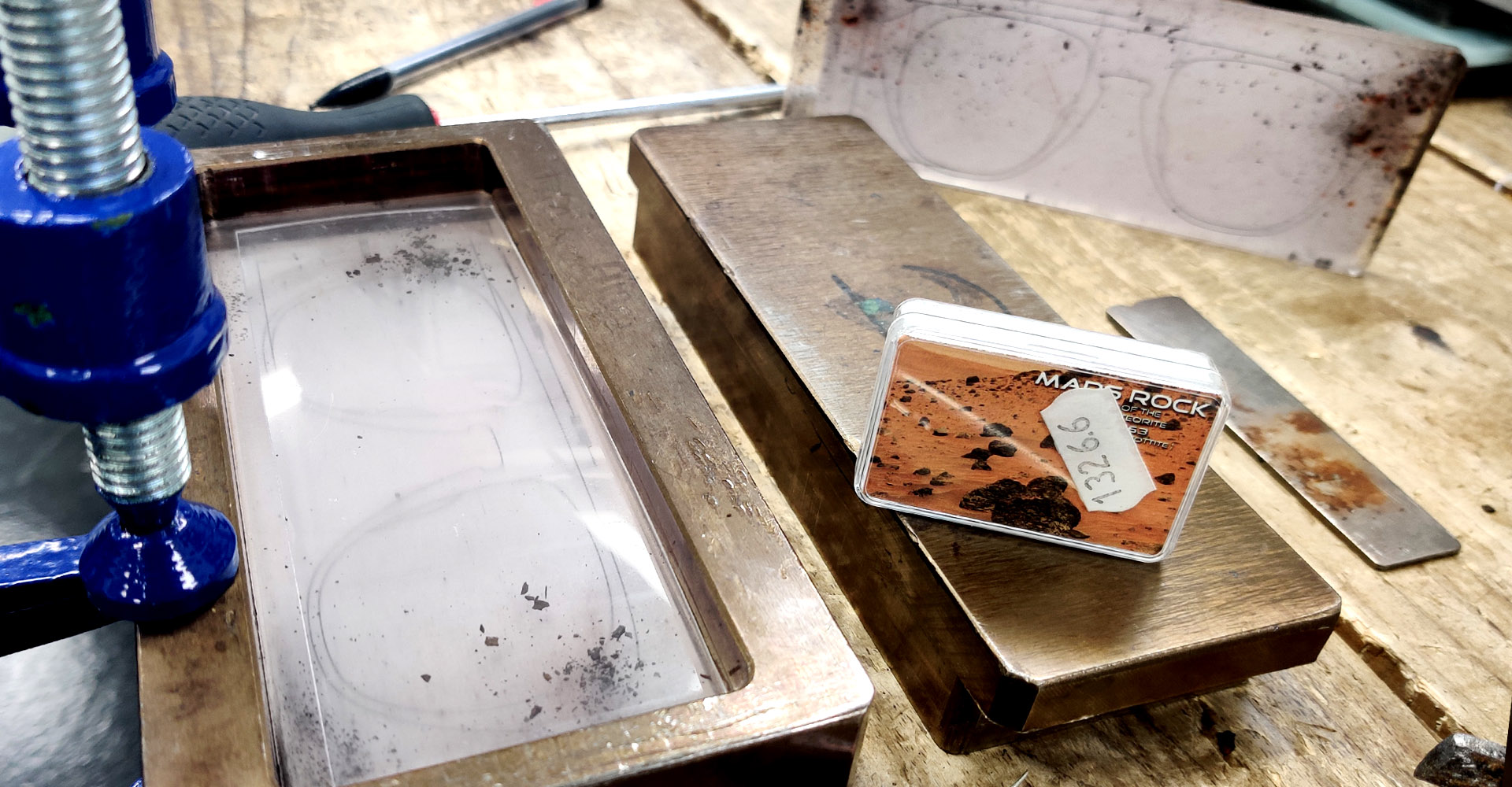 Making Acetate Plate from Martian Meteorite